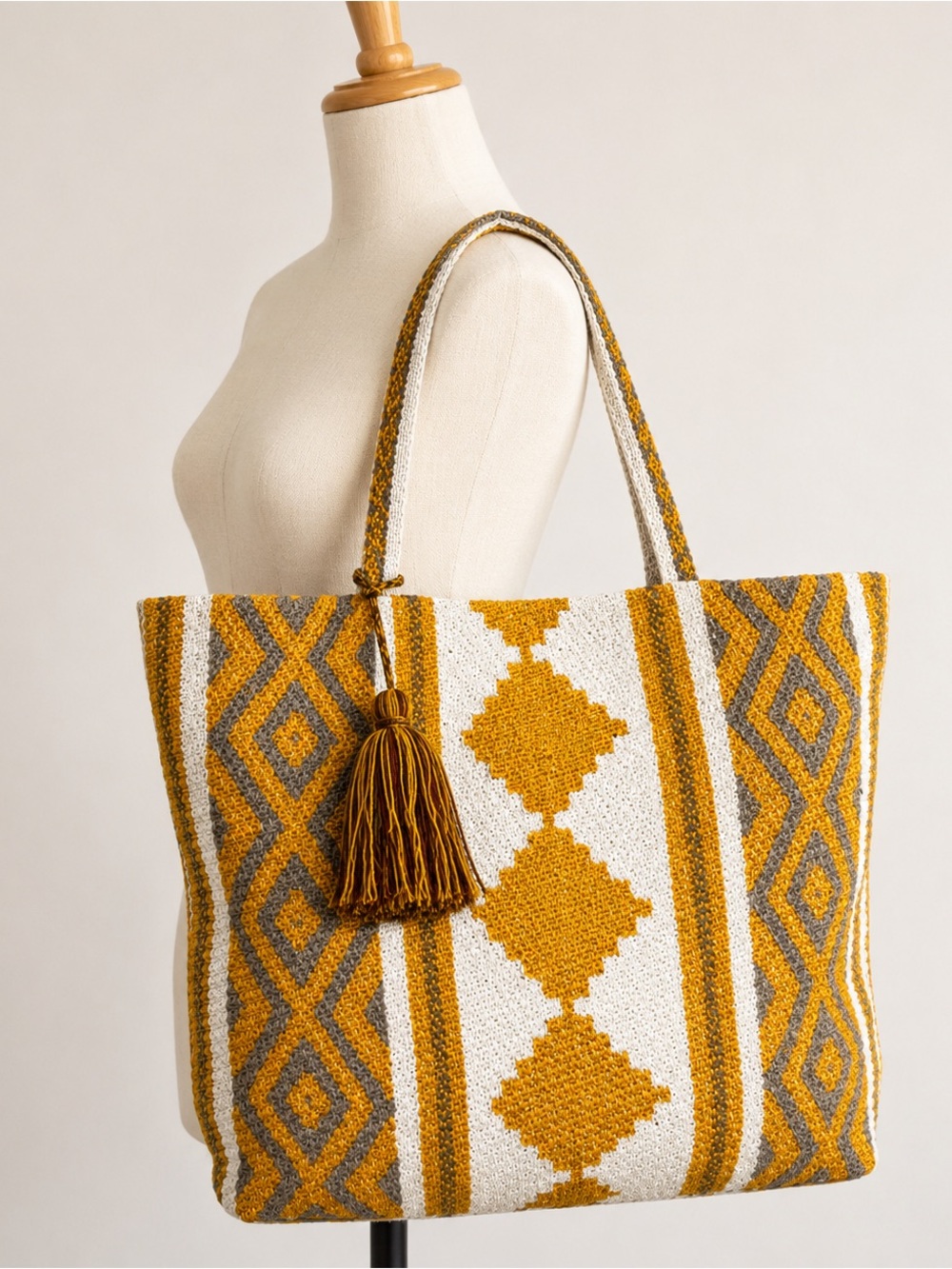 Heidi Diamond Print Tote w/Large Tassel by Jen & Co